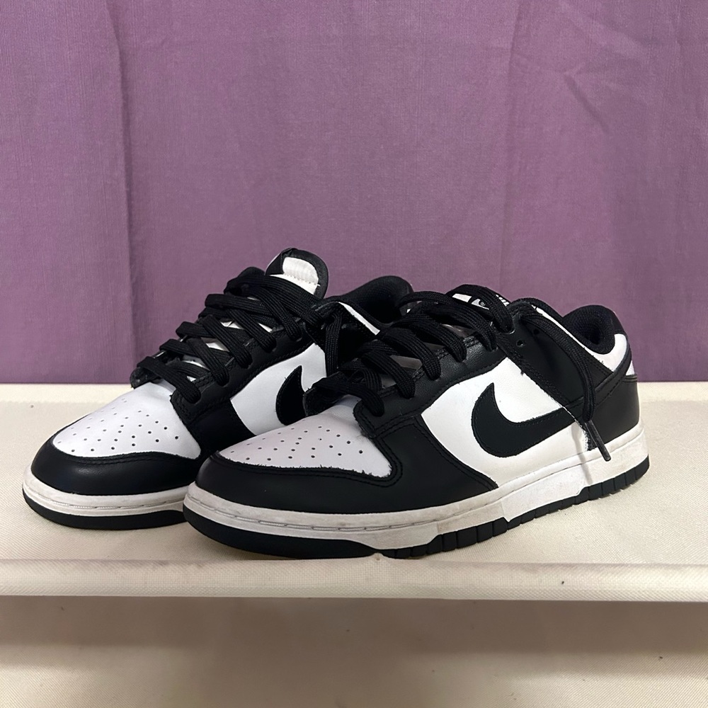 Nike Panda Dunks Size Women 8.5